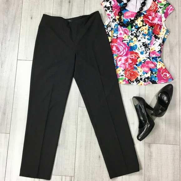 New York & Company peplum floral top - Picture 5 of 7